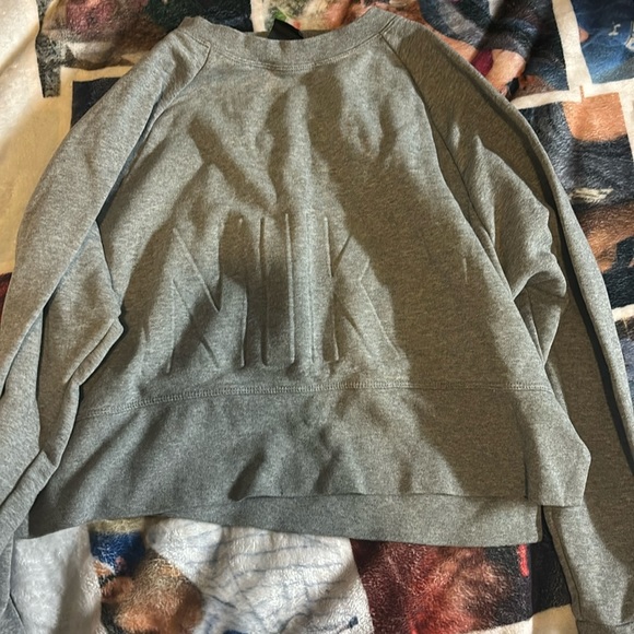 Cropped grey Nike crewneck size small - Picture 1 of 2